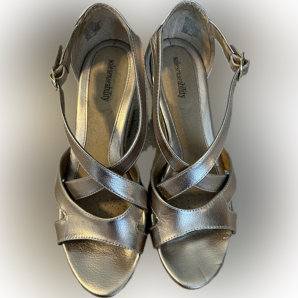 Silver Strappy Sandals with Metallic Finish